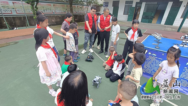 科技筑梦 安全同行——犁头中小开展科技进校园活动.jpg 科技筑梦 安全同行——犁头中小开展科技进校园活动.jpg