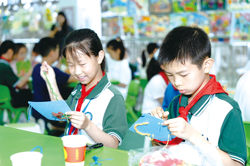 孩子们靠手艺“C位出道”