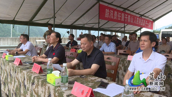 我县举行2026年防汛应急抢险综合演练3.jpg 我县举行2026年防汛应急抢险综合演练3.jpg