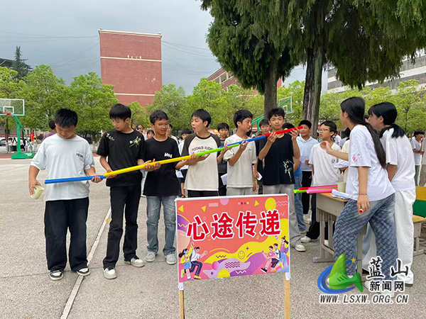 塔峰中学:趣味游园会,悦纳“心”成长.jpg 塔峰中学:趣味游园会,悦纳“心”成长.jpg