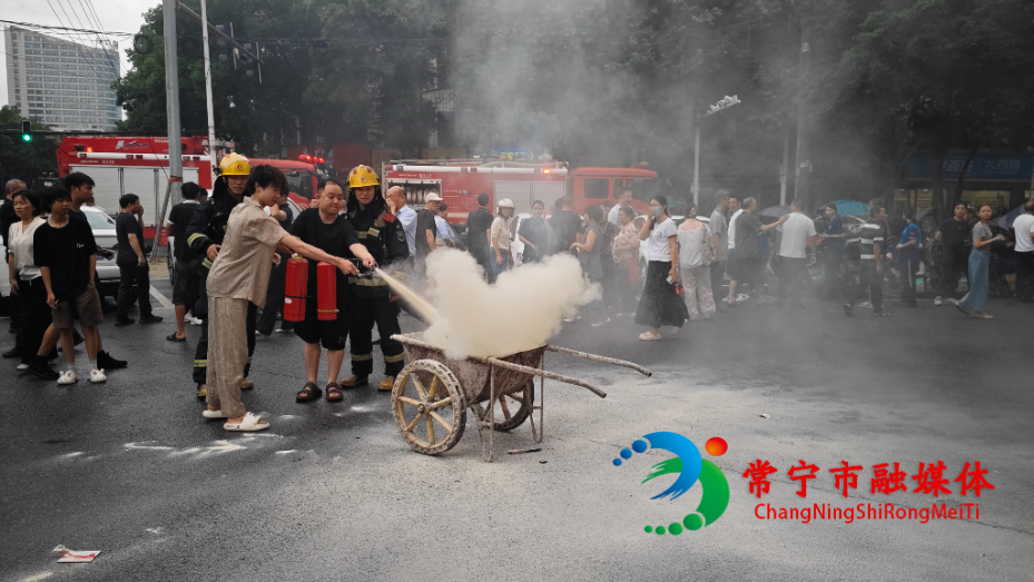 常宁：以“演”筑防 以“训”促学 筑牢商贸领域安全防线..jpg