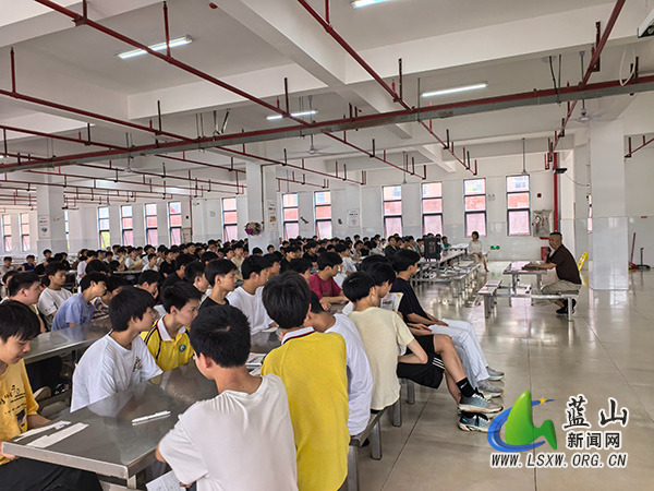 湘源学校开展青春期健康教育系列专题讲座.jpg