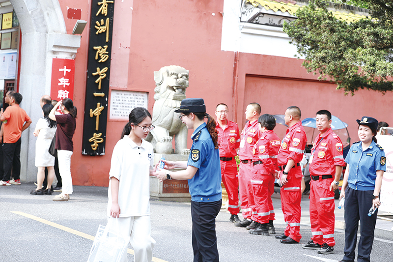 浏阳城管用坚守与服务书写高考保障答卷