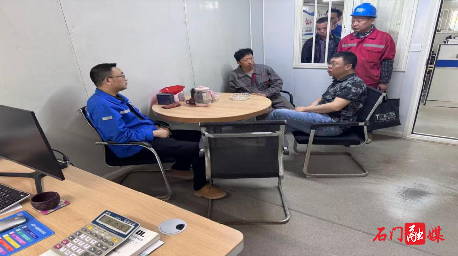 护薪“闪电战”!石门县人社局15天为173名农民工追回140万元欠薪1.jpg 护薪“闪电战”!石门县人社局15天为173名农民工追回140万元欠薪1.jpg