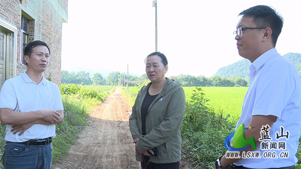 邓群到土市镇调研安全生产、防汛抗灾和通村公路建设工作.jpg 邓群到土市镇调研安全生产、防汛抗灾和通村公路建设工作.jpg