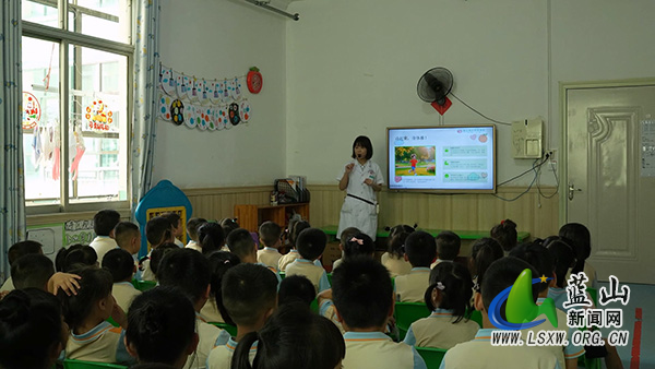 县妇幼保健院:医教携手护童心 健康相伴伴成长.jpg 县妇幼保健院:医教携手护童心 健康相伴伴成长.jpg