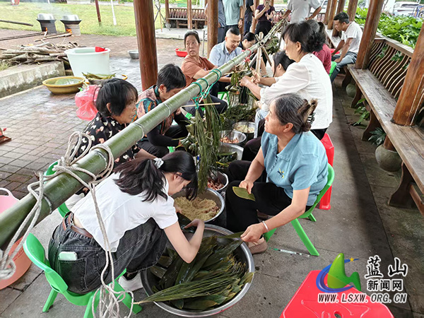 浆洞瑶族乡:粽香传情迎端午 党群暖心聚上洞.jpg 浆洞瑶族乡:粽香传情迎端午 党群暖心聚上洞.jpg