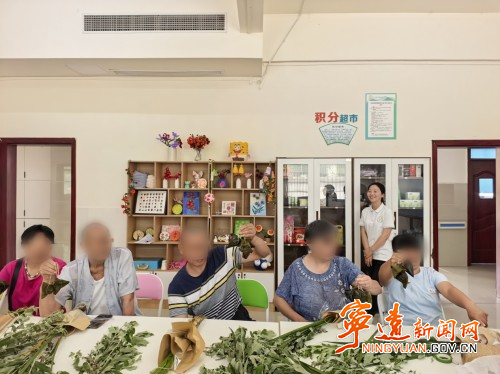 宁远:温情服务精神障碍康复人员_副本500.jpg 宁远:温情服务精神障碍康复人员_副本500.jpg