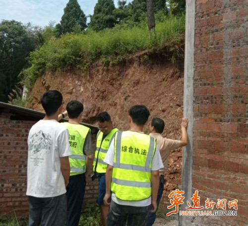 宁远县保安镇：清坡除危守安居_副本500.jpg