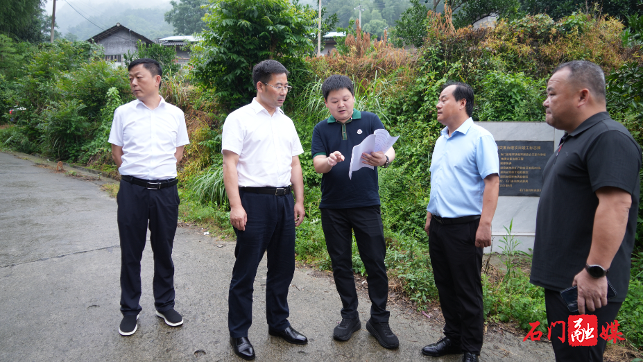 李长春以“四不两直”方式督导防汛抗灾工作2.jpg 李长春以“四不两直”方式督导防汛抗灾工作2.jpg
