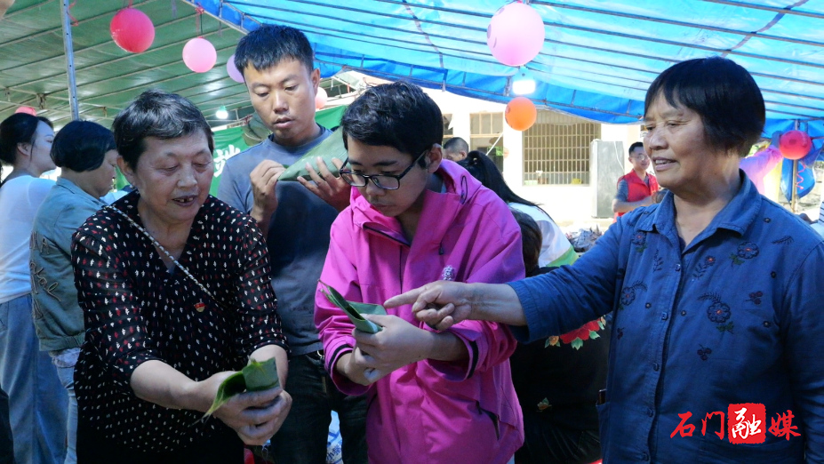 壶瓶山镇杨家坪村:粽叶飘香 共度端午3.png 壶瓶山镇杨家坪村:粽叶飘香 共度端午3.png