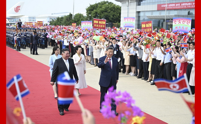 习近平出席金正恩举行的欢送仪式