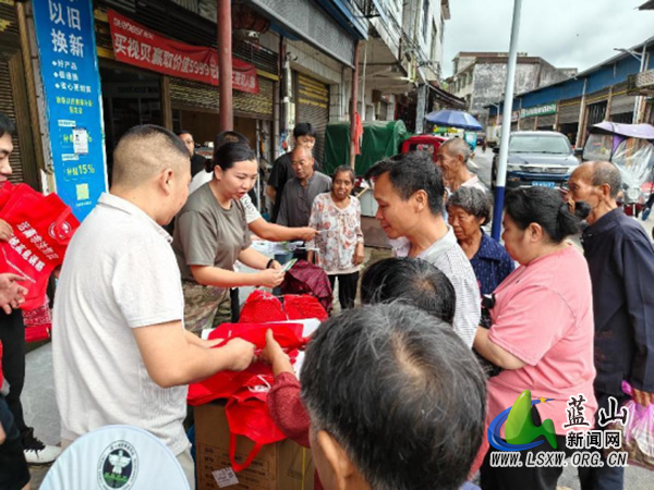 浆洞瑶族乡开展防范非法金融专项宣传活动.jpg 浆洞瑶族乡开展防范非法金融专项宣传活动.jpg