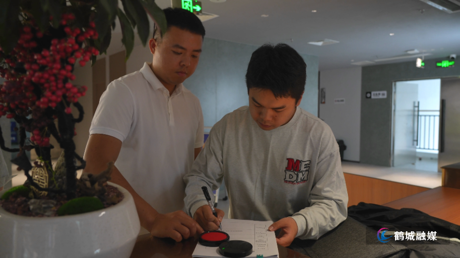 迎丰街道：开展重点经营性场所消防安全专项检查.mp4_000030.944.png
