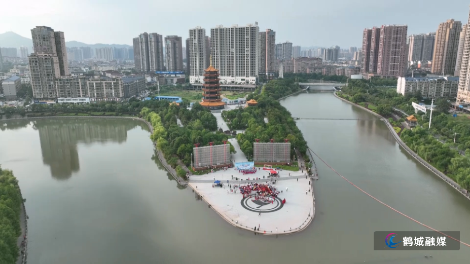 第二届“雅贝康口腔杯”中老年广场健身舞展演圆满举办（半成品）01.mp4_000000.475.png