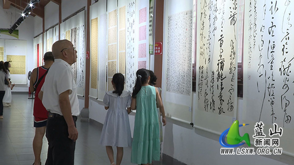 “墨润潇湘·诗画永州”全国行草书作品巡回展蓝山站正式开展.jpg