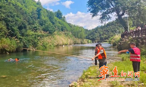 宁远县五龙山瑶族乡:开展防溺水应急实战演练_副本500.jpg 宁远县五龙山瑶族乡:开展防溺水应急实战演练_副本500.jpg
