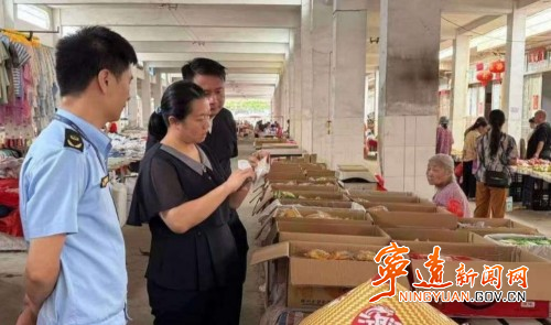 邓小英带队检查网络餐饮和乡镇肉制品市场食品安全_副本500.jpg 邓小英带队检查网络餐饮和乡镇肉制品市场食品安全_副本500.jpg