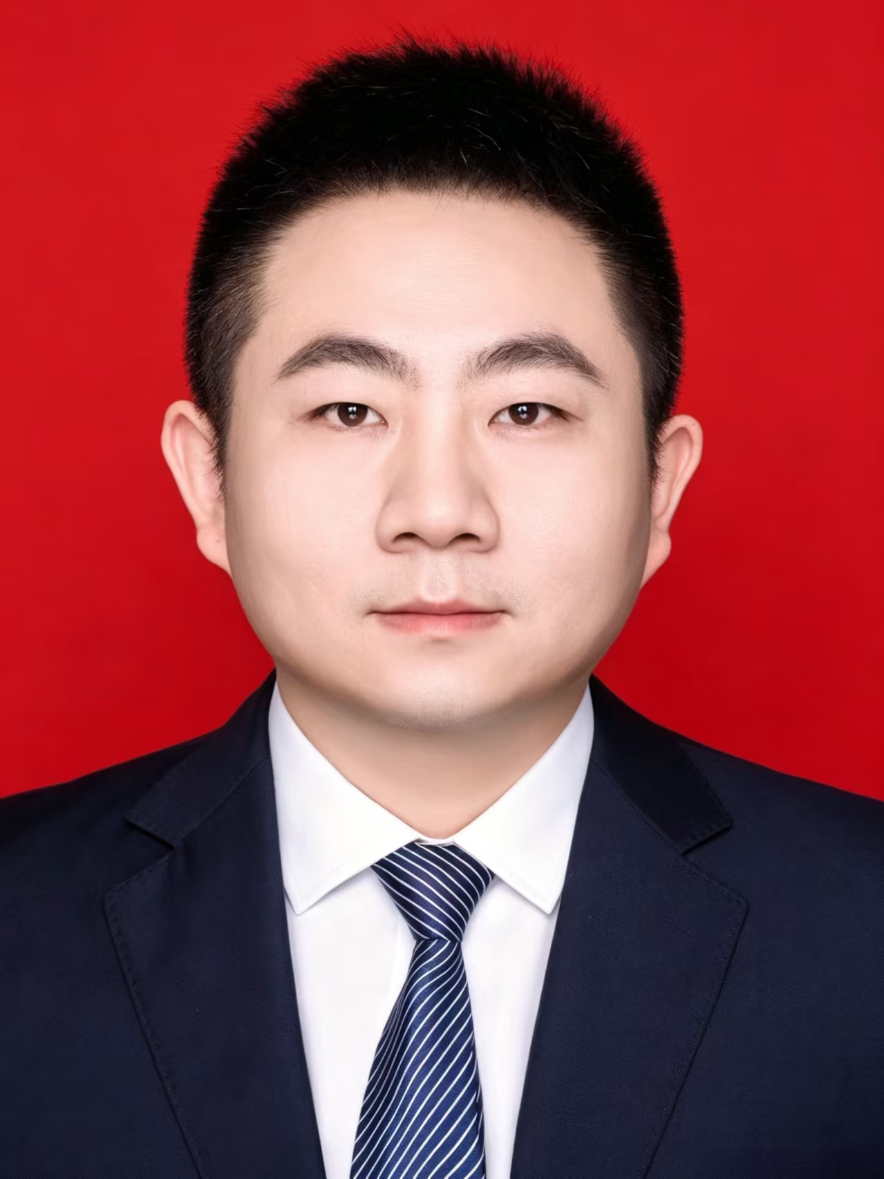 贺雄 县委副书记