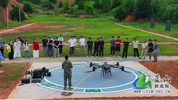 蓝山县科技赋能低空防灾 锻造基层应急尖兵1.jpg
