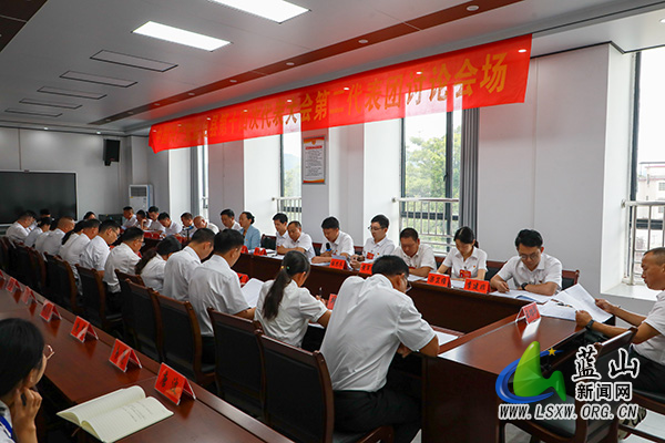 【聚焦党代会】邓群参加县第十四次党代会第二代表团讨论审议.jpg 【聚焦党代会】邓群参加县第十四次党代会第二代表团讨论审议.jpg