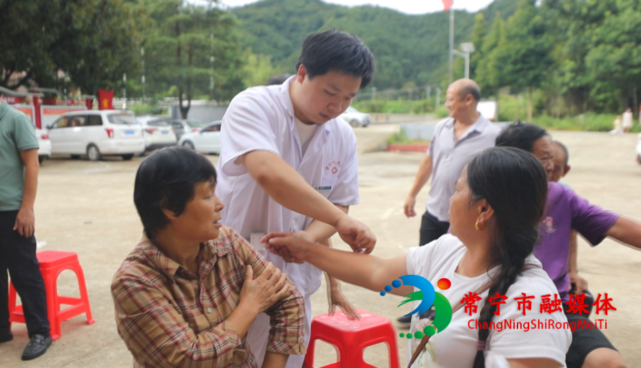 巡回医疗2_看图王.jpg