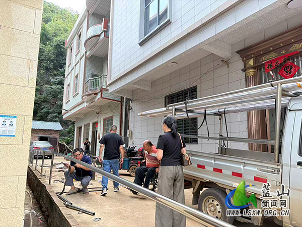 蓝山县残联督导无障碍改造 严把民生工程质量.jpg 蓝山县残联督导无障碍改造 严把民生工程质量.jpg