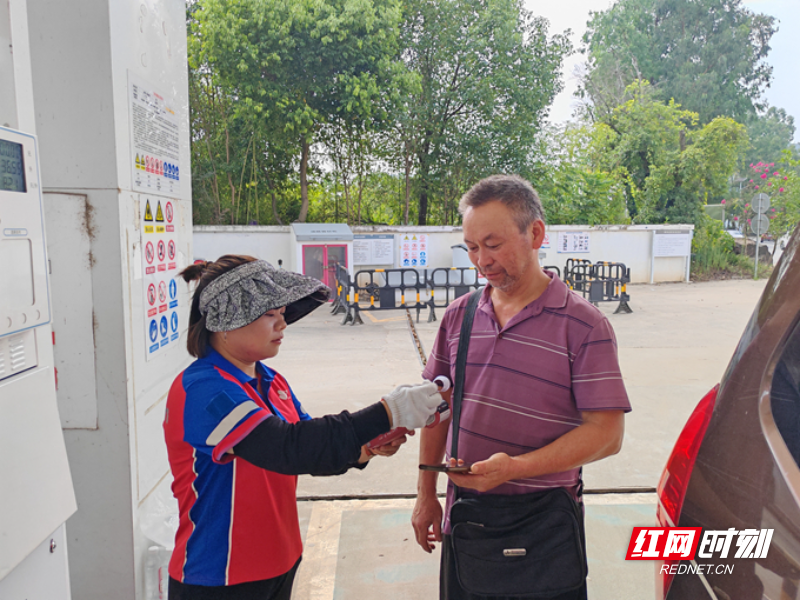 消费者无需排队，发票自动送达.jpg