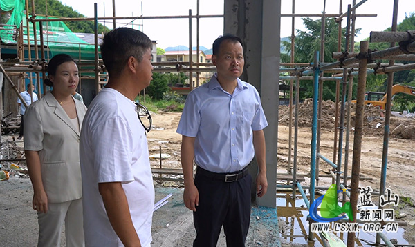 曾艺调研蓝山谷项目建设工作 - 副本.jpg 曾艺调研蓝山谷项目建设工作 - 副本.jpg