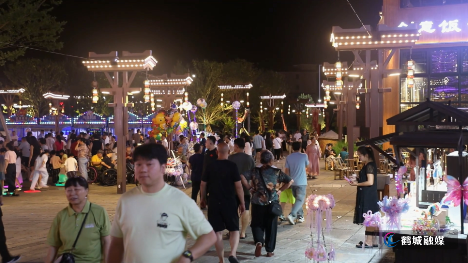 点亮夜怀化:一场光影与烟火交织的消费新图景 初编.mp4_20260813_171900.318.jpg 点亮夜怀化:一场光影与烟火交织的消费新图景 初编.mp4_20260813_171900.318.jpg
