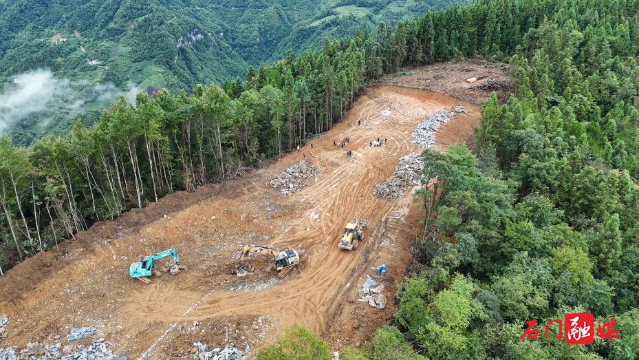 壶瓶山镇:干群合力抓重建 同心共筑新家园1.png 壶瓶山镇:干群合力抓重建 同心共筑新家园1.png