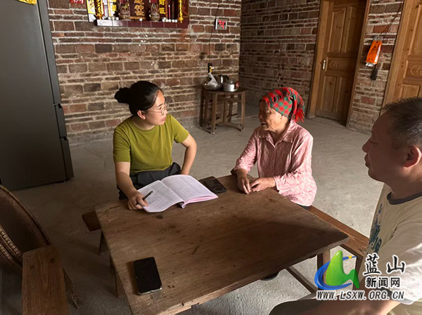 汇源瑶族乡:走访入户听民意 真情关怀暖民心.jpg 汇源瑶族乡:走访入户听民意 真情关怀暖民心.jpg