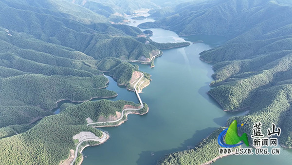 美丽蓝山：毛俊水库风光好 碧水青山入画来2.jpg