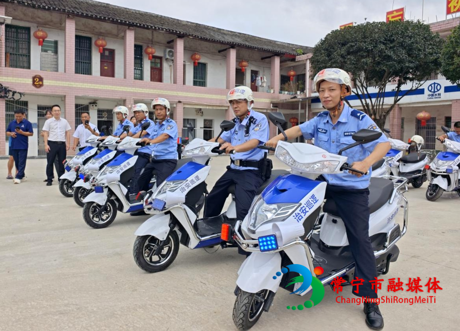 蓬塘乡:爱心企业家捐赠15辆巡逻车 助力平安建设 (1)_看图王.png 蓬塘乡:爱心企业家捐赠15辆巡逻车 助力平安建设 (1)_看图王.png