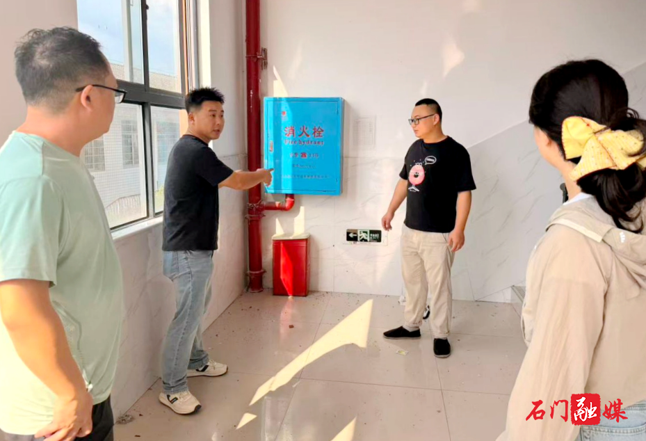 三圣乡：安全“体检”进校园 护航开学“第一课”2.jpg