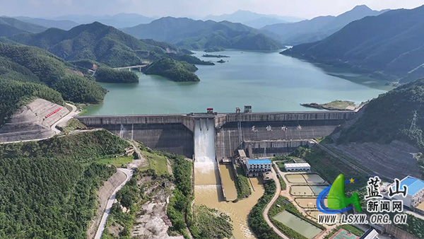 蓝山县毛俊水库:科学开闸泄洪 筑牢安全屏障.jpg 蓝山县毛俊水库:科学开闸泄洪 筑牢安全屏障.jpg