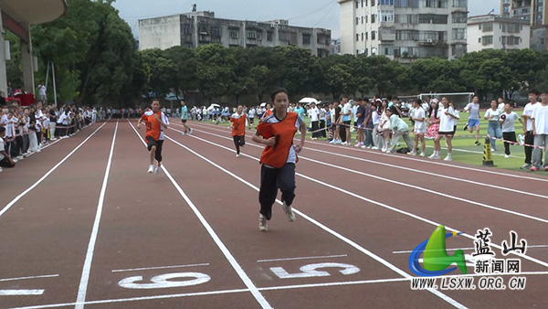 蓝山县湘江源中学举行第七届田径运动会.jpg 蓝山县湘江源中学举行第七届田径运动会.jpg