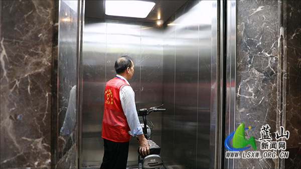牢楼道安全防线.jpg 牢楼道安全防线.jpg