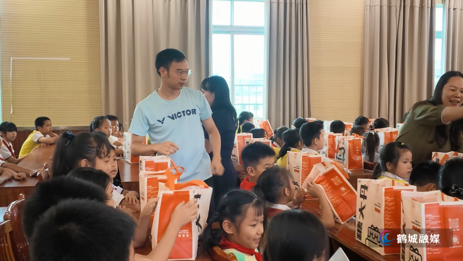 初编 鹤翔中秋.mp4_20260923_172144.645.jpg 初编 鹤翔中秋.mp4_20260923_172144.645.jpg