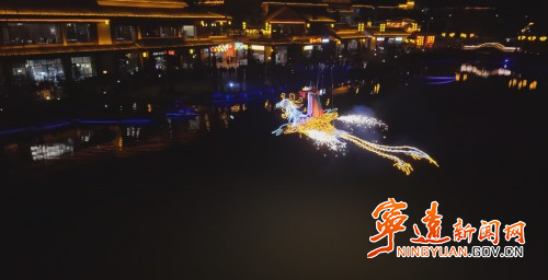 【美景不远·就在宁远】宁远：昼夜精彩 游客乐享国庆假期2_副本500.jpg