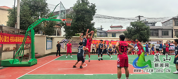 所城镇:国庆“村BA”激情开赛 以球为媒凝聚乡情.jpg 所城镇:国庆“村BA”激情开赛 以球为媒凝聚乡情.jpg