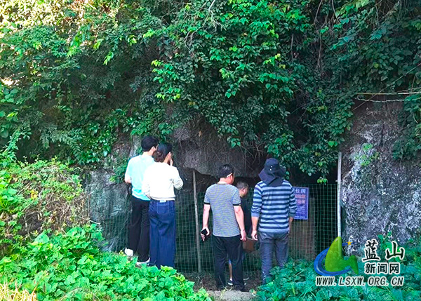 太平圩镇纪委:跟进监督溶洞污染问题排查整治 筑牢地下生态安全屏障.jpg 太平圩镇纪委:跟进监督溶洞污染问题排查整治 筑牢地下生态安全屏障.jpg