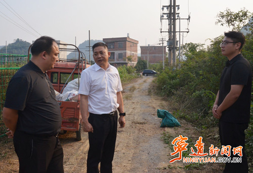 何开银深入禾亭镇调研溶洞污染排查整治工作_副本_副本500.jpg 何开银深入禾亭镇调研溶洞污染排查整治工作_副本_副本500.jpg