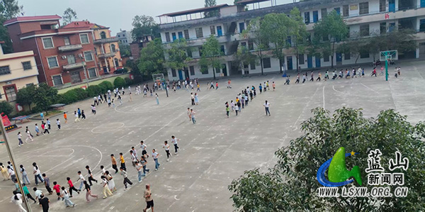 竹市学校常态化开展阳光跑操活动.jpg 竹市学校常态化开展阳光跑操活动.jpg