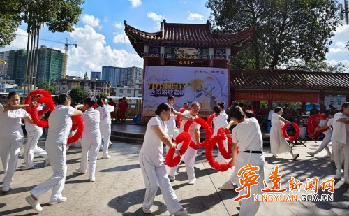 宁远县各地开展重阳节系列暖心活动桐山街道宝塔社区_副本500.jpg