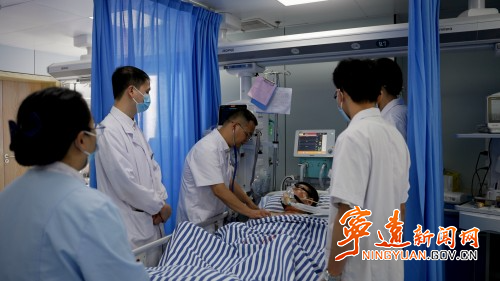 【人大代表风采】姜红波:白衣守初心 履职护民生2_副本500.jpg 【人大代表风采】姜红波:白衣守初心 履职护民生2_副本500.jpg