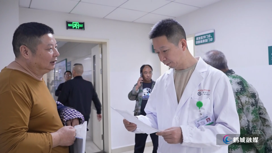 李强:精研骨科微创技术 履职为民守护筋骨健康(半成品).mp4_20261020_151904.714.jpg 李强:精研骨科微创技术 履职为民守护筋骨健康(半成品).mp4_20261020_151904.714.jpg