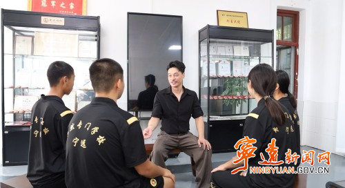 【政协委员风采】陈伟:以文武之道守护家乡青少年成长1_副本500.jpg 【政协委员风采】陈伟:以文武之道守护家乡青少年成长1_副本500.jpg