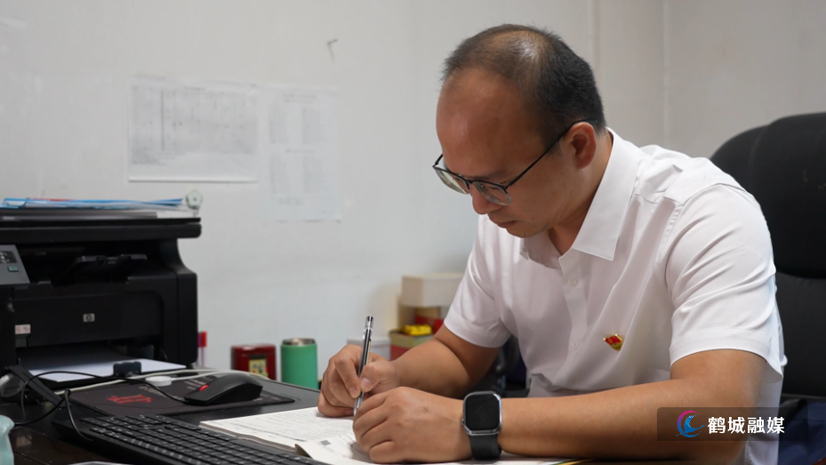 政协委员:唐名辉.mp4_20261021_154014.219.jpg 政协委员:唐名辉.mp4_20261021_154014.219.jpg