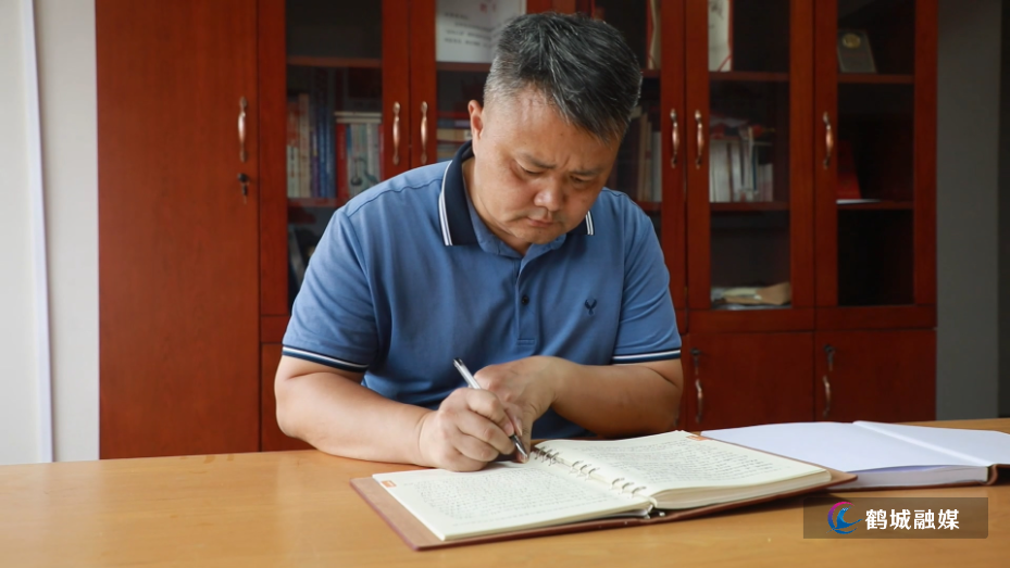 王鸿福:二十年公益路 服务群众不停步 初编.mp4_20261022_162541.686.jpg 王鸿福:二十年公益路 服务群众不停步 初编.mp4_20261022_162541.686.jpg